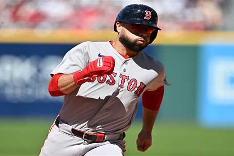 Red Sox veteran blames Fenway Park struggles on ‘seeing a lot of people we don’t know’