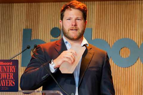Austin Neal Accepts the Executive of the Year Award from Kevin Neal | Country Power Players 2026