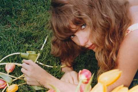 Fans Choose Taylor Swift’s ‘I Knew It, I Knew You’ as This Week’s Favorite New Music