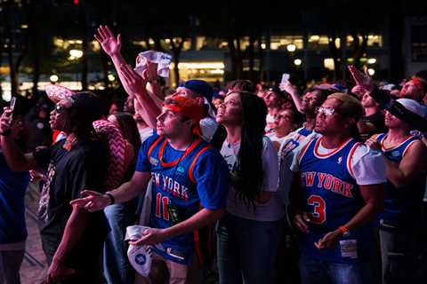 Knicks fans clash with cops in chaotic scene outside Bryant Park Game 3 watch party