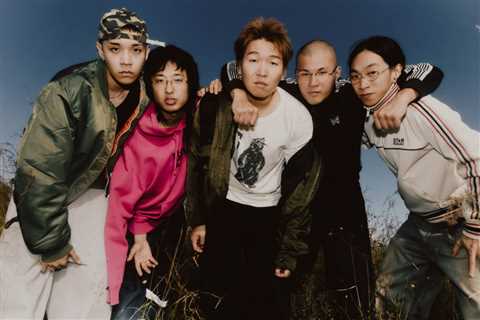 Universal Music Korea Signs 1300