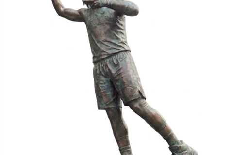 Diehard Knicks fan pushes for Jalen Brunson statue near MSG after Mamdani laughs off idea
