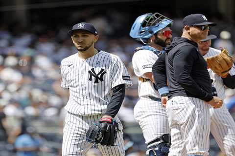 Messy Yankees fall again to Reds to drop series