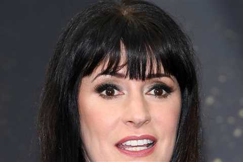 Paget Brewster Lashes Out at TV Critic After Negative Review, Apologizes
