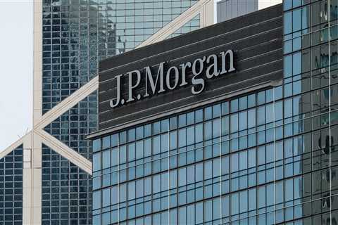 JP Morgan Chase Reportedly Fires Senior Executive Who Stole Trash Bin During Knicks Parade