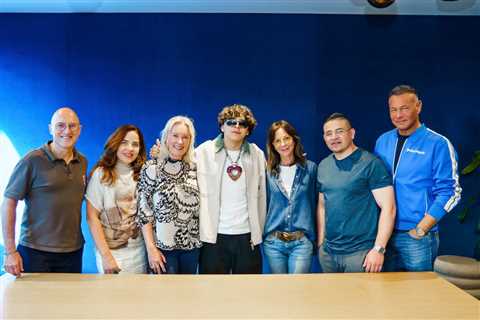 Xavi Signs Publishing Deal With UMPG: ‘I’m Ready to Keep Taking Música Mexicana to a Global Level’