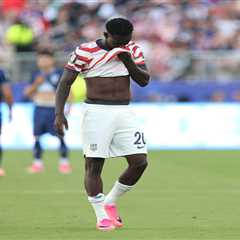 USMNT’s Folarin Balogun handed controversial red card with massive World Cup repercussions