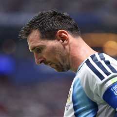 Lionel Messi misses penalty kick in World Cup shocker as Argentina in early trouble