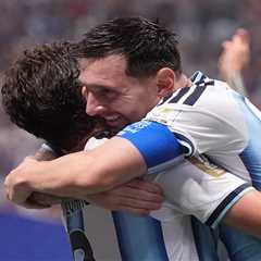 Argentina stuns Egypt with three late goals in epic World Cup comeback