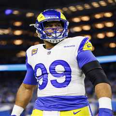 Aaron Donald seen training at Rams practice facility during offseason