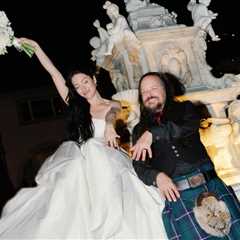 Korn’s Jonathan Davis Marries Longtime Girlfriend Brittany Parisi: See Photos From the Cliffside..