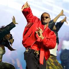 Usher Stops Steamy Onstage Encounter After Fan Appears Uncomfortable at Nashville Show