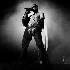 Fan Kicked Off Stage by Usher Responds to Critics: ‘I Wasn’t Going Up There for Usher’