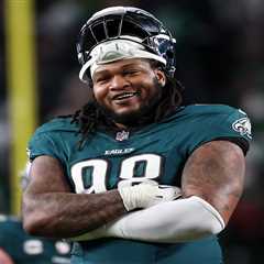 Jalen Carter gets record $152 million contract extension from Eagles