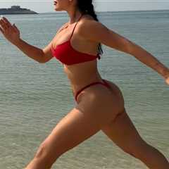 Chix On Netflix -- Guess The Hot Mom Leaping On The Beach