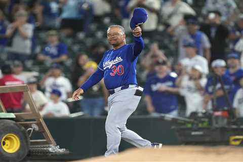 Dave Roberts becomes fastest manager to 1,000 wins as Dodgers beat A’s