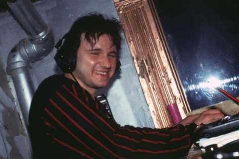 Dave Kendall, Former Creator/Host of MTV’s Alternative Music Show ‘120 Minutes,’ Has Died