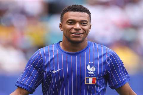 Kylian Mbappé stuns young fans ahead of World Cup match against England