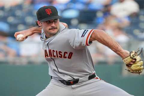 Giants starter headed for MRI after leaving game with elbow pain