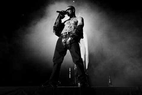 Fan Kicked Off Stage by Usher Responds to Critics: ‘I Wasn’t Going Up There for Usher’
