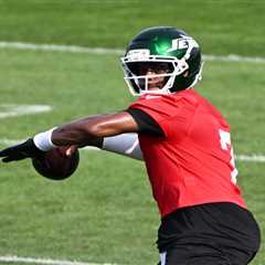 Geno Smith has perfect day has rookie QB fades late at Jets camp