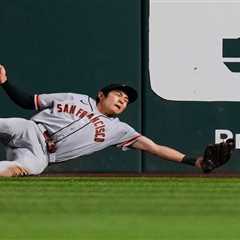 Giants outfielder’s embrassing misplay goes viral, microcosm of season