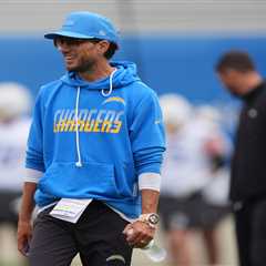Mike McDaniel refuses to reinvent offense, revives proven 49ers blueprint