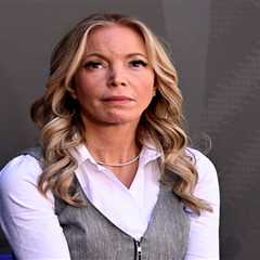 Lakers legends give unfiltered takes on Buss family drama