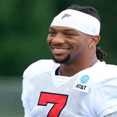 Evaluating crowded running back depth charts is crucial for selecting fantasy ball carriers