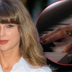 Taylor Swift's Ring Steals The Show At Grammy Museum Performance