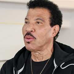 Lionel Richie Hospitalized After St. Louis Concert