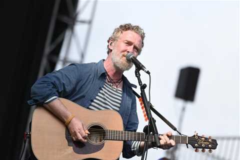 Glen Hansard’s Family Announces Public Memorial and Funeral Details in Dublin