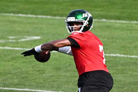 Geno Smith has perfect day has rookie QB fades late at Jets camp