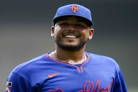 Freddy Peralta traded to Rays after disastrous stint with Mets