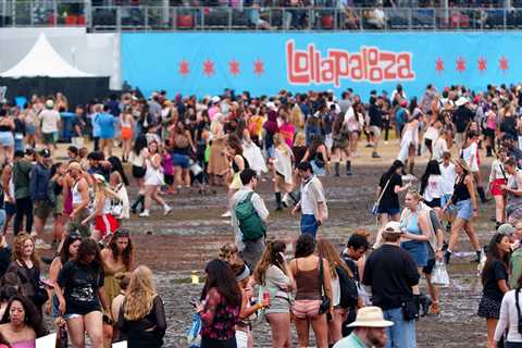 Lollapalooza Fans Mud Wrestle After Rain Soaks Grant Park