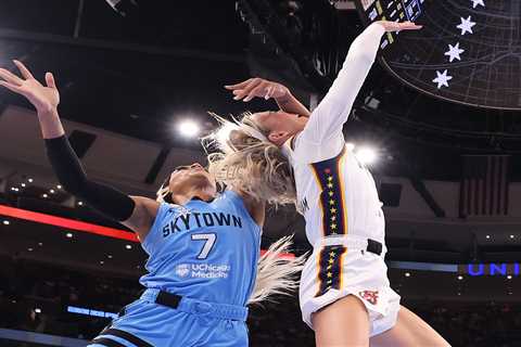 Fever coach sticks up for DiJonai Carrington after flagrant foul on Sophie Cunningham, ejection