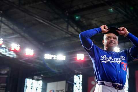 Dave Roberts drops blunt reaction to slumping Dodgers ‘getting bullied’