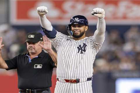 Yankees offense puts together rare big inning — with a little dose of luck — to beat Mariners