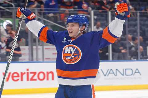 The search for Matthew Schaefer rookie comps — and what it sets up for his Islanders Year 2