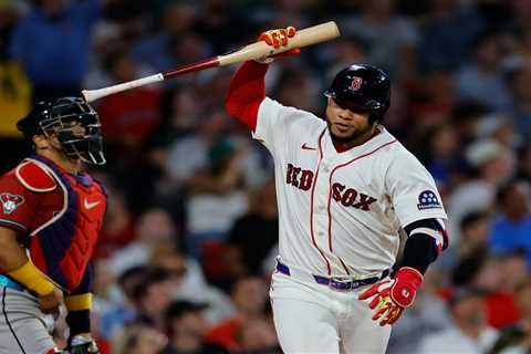 Willson Contreras gets testy with fans in Red Sox slugger’s latest heated incident