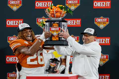 Texas dismisses linebacker Ty’Anthony Smith for conduct detrimental to team