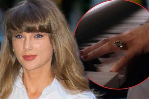 Taylor Swift's Ring Steals The Show At Grammy Museum Performance