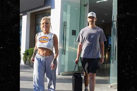 Bunnie XO Flaunts Abs in Tiny Crop Top After Jelly Roll Divorce