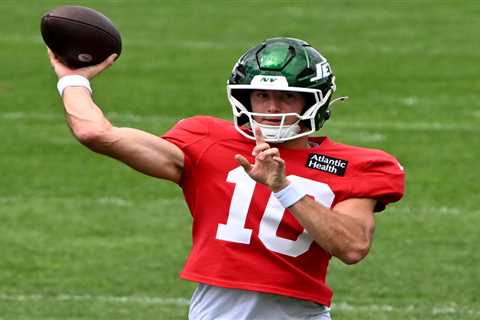 Jets have only one QB question left for Giants preseason showdown