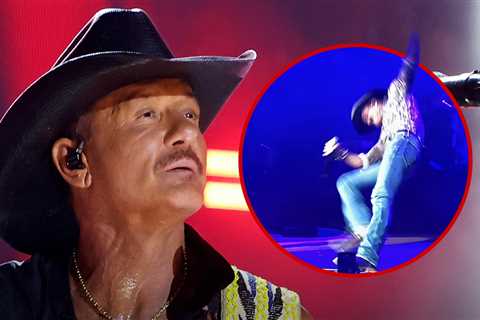Tim McGraw Falls Onstage During Concert in Ohio, Watch The Video