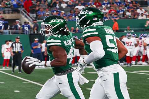 New-look Jets defense forces more preseason turnovers in electric first half against Giants