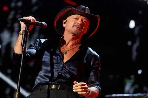 Tim McGraw Falls Onstage at Cincinnati Concert, Pokes Fun at Himself on Instagram