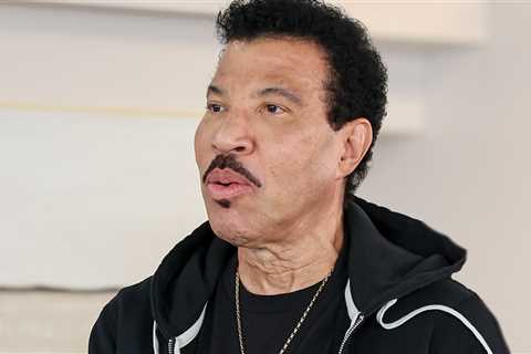 Lionel Richie Hospitalized After St. Louis Concert