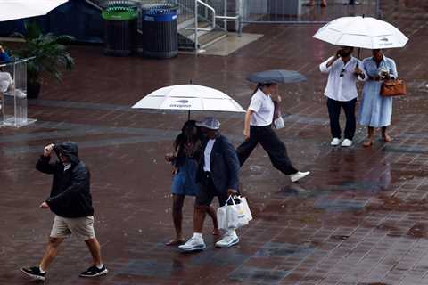 Rainy weather doesn’t stop US Open-goers from getting their tennis fix