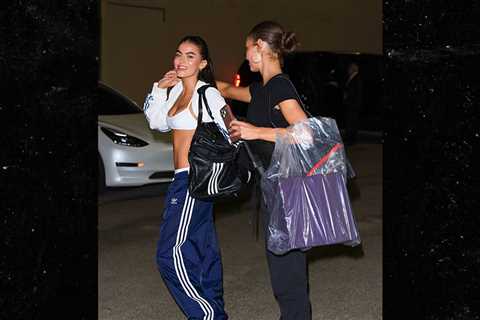 Sarah Jane Nader Holds Hands With 'DWTS' Partner Hailey Bills After Rehearsal